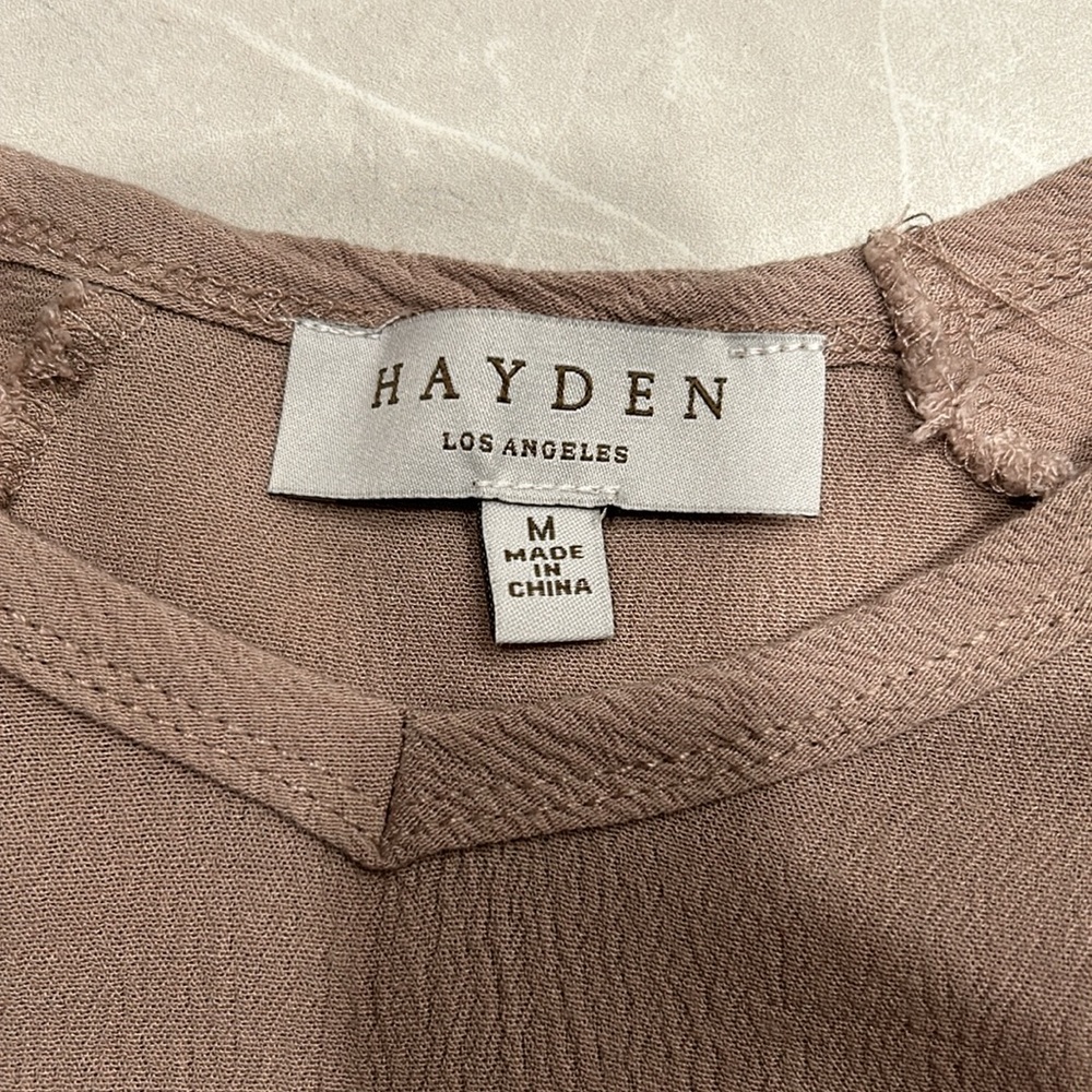 Women's top with embroidery - Picture 2 of 9
